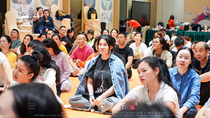 请和说话不累的人交往